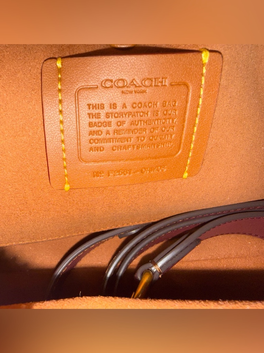 Coach Empire 28 Merlot - Picture 9 of 11
